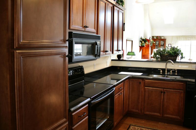Kitchen Cabinets Refacing in Muncie, IN